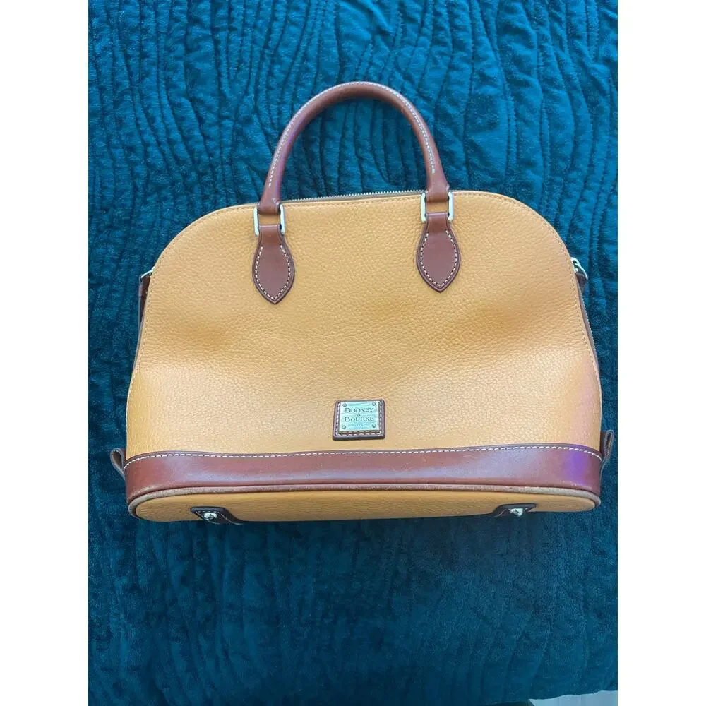 Classic Dooney & Bourke Pebble Grain Zip Satchel Leather Bag